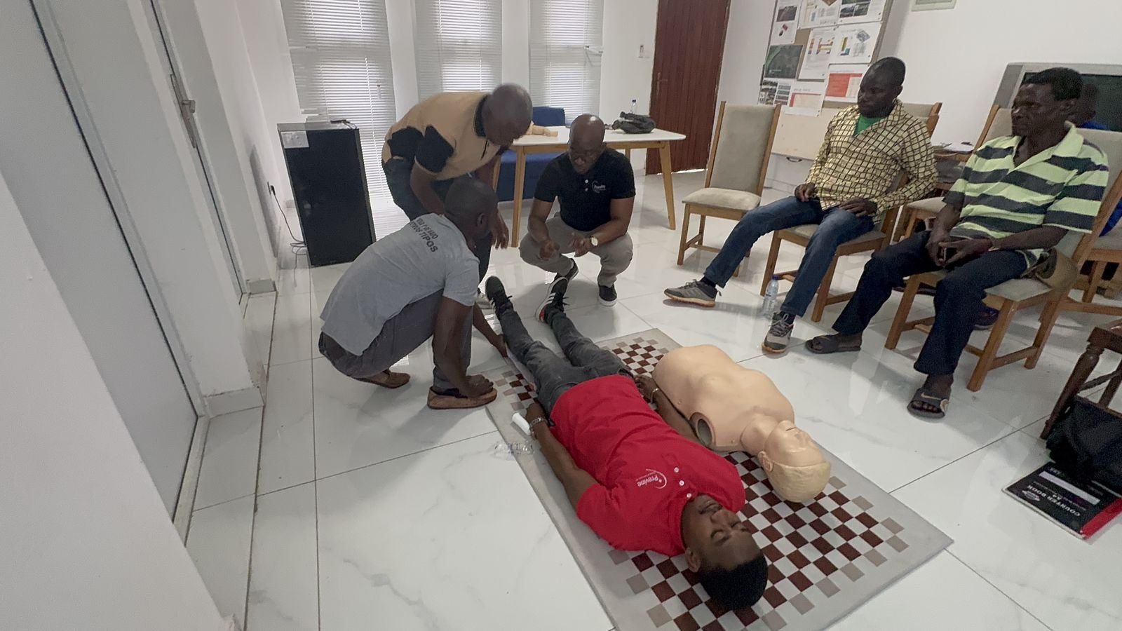 Entrega de Kits de Emergência a ONG parceira - foto 7